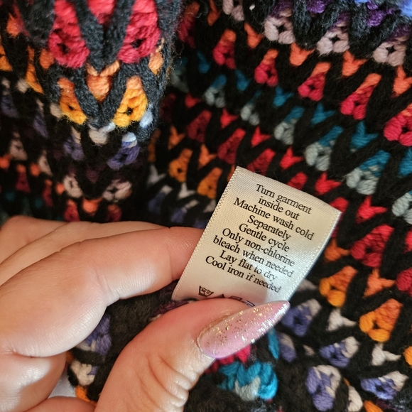 Vibrant Coldwater Creek Knit cardigan with a multicolor pattern size small - Picture 6 of 7